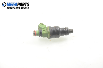 Gasoline fuel injector for Mazda 323 (BA) 1.5 16V, 88 hp, hatchback, 5 doors, 1996