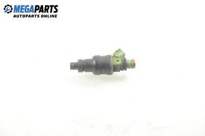 Gasoline fuel injector for Mazda 323 (BA) 1.5 16V, 88 hp, hatchback, 5 doors, 1996