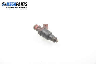 Gasoline fuel injector for Mercedes-Benz C-Class 202 (W/S) 2.0, 136 hp, sedan automatic, 1998