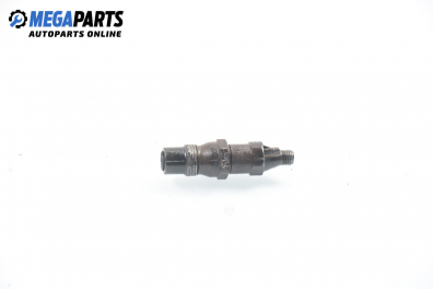 Diesel fuel injector for Volkswagen Passat (B3) 1.6 TD, 80 hp, sedan, 1993