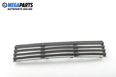 Bumper grill for Volkswagen Passat (B5; B5.5) 1.9 TDI, 130 hp, sedan, 2004