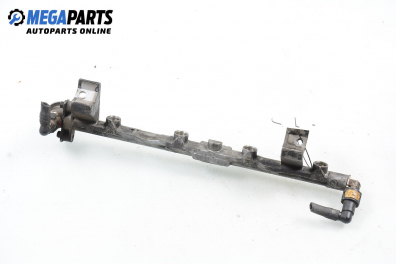 Fuel rail for Ford Focus I 1.6 16V, 100 hp, station wagon, 1999