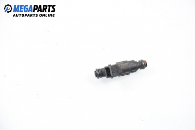 Gasoline fuel injector for Ford Mondeo Mk II 1.8, 115 hp, station wagon, 1999