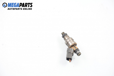 Gasoline fuel injector for Mazda 323 (BG) 1.8 16V GT, 128 hp, hatchback, 5 doors, 1991