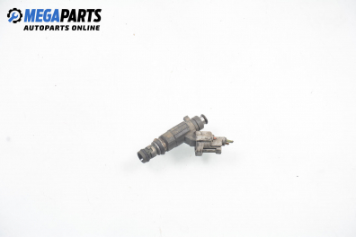 Gasoline fuel injector for Subaru Legacy 2.5 AWD, 156 hp, sedan automatic, 2001