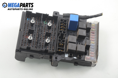 Fuse box for Chrysler Voyager 2.4, 151 hp, 2000