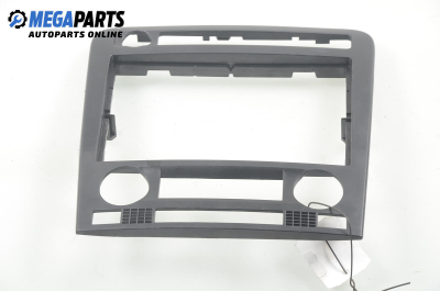 Central console for Seat Ibiza (6L) 1.4 16V, 100 hp, 5 doors, 2004