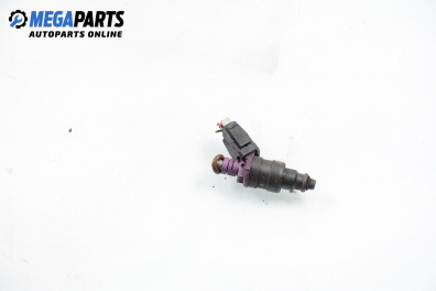 Gasoline fuel injector for Volvo S40/V40 2.0, 140 hp, station wagon, 1997