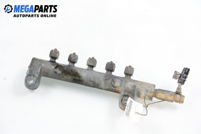 Fuel rail for Nissan X-Trail 2.2 dCi 4x4, 136 hp, 2003