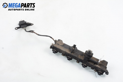 Fuel rail with injectors for Volkswagen Golf III 2.0 16V GTI, 150 hp, 5 doors, 1994