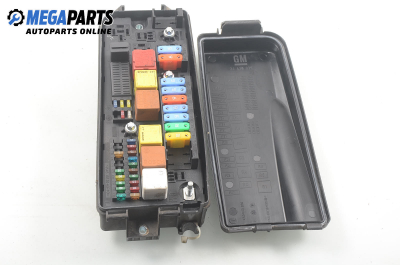 Fuse box for Opel Vectra C 1.9 CDTI, 120 hp, hatchback, 2005