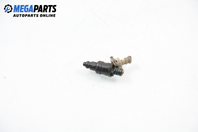 Gasoline fuel injector for Renault Kangoo 1.4, 75 hp, passenger, 1999