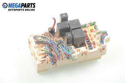 Fuse box for Mitsubishi Space Runner 2.4 GDI, 150 hp, 1999