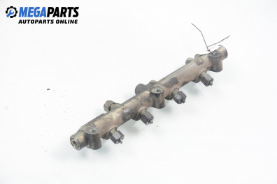 Fuel rail for Citroen C5 2.2 HDi, 133 hp, station wagon, 2002