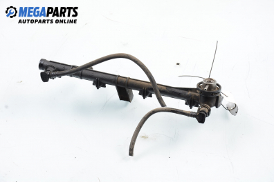 Fuel rail for Renault Megane Scenic 1.6, 90 hp automatic, 1998