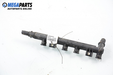 Fuel rail for Fiat Punto 1.2, 60 hp, 3 doors, 2000