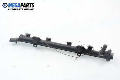 Fuel rail for Volkswagen Polo (6N/6N2) 1.4, 60 hp, 3 doors, 1999