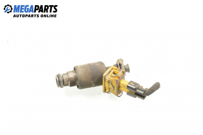 Gasoline fuel injector for Opel Astra F 1.6 16V, 100 hp, station wagon, 1996