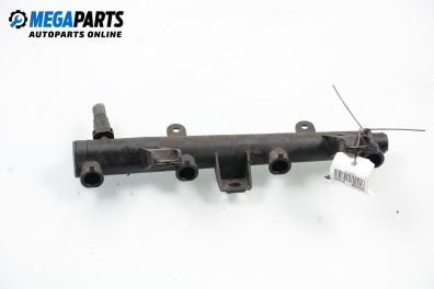 Fuel rail for Peugeot 206 1.1, 60 hp, hatchback, 3 doors, 2000