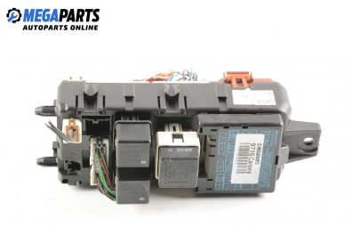 Fuse box for Mitsubishi Carisma 1.8 16V GDI, 125 hp, hatchback, 2000