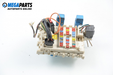 Fuse box for Nissan Almera (N16) 1.5 dCi, 82 hp, hatchback, 5 doors, 2003