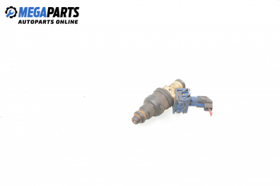 Gasoline fuel injector for Volkswagen Golf III 1.6, 101 hp, 5 doors, 1995