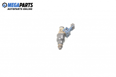 Gasoline fuel injector for Volkswagen Golf III 1.6, 101 hp, 5 doors, 1995