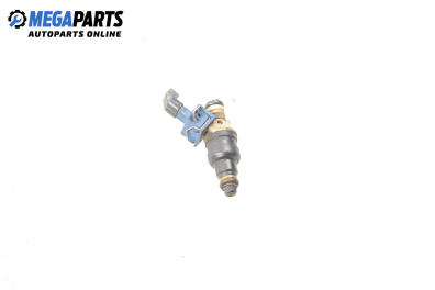 Gasoline fuel injector for Volkswagen Golf III 1.6, 101 hp, 5 doors, 1995