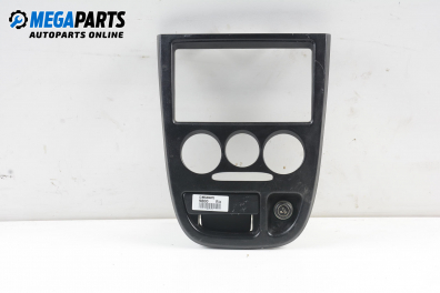 Zentralkonsole for Kia Rio 1.5 16V, 98 hp, combi, 2002