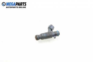 Gasoline fuel injector for Nissan Micra (K11C) 1.0 16V, 60 hp, hatchback, 5 doors, 2001