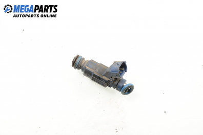 Gasoline fuel injector for Nissan Micra (K11C) 1.0 16V, 60 hp, hatchback, 5 doors, 2001