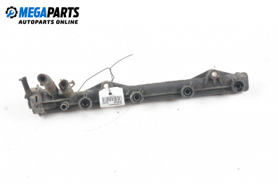 Fuel rail for Volkswagen Golf III 1.6, 75 hp, 5 doors, 1996