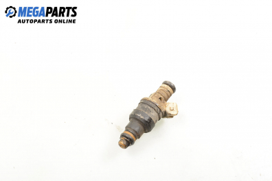 Gasoline fuel injector for Volkswagen Golf III 1.6, 101 hp, 3 doors, 1995