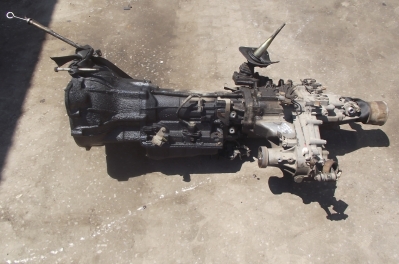 Gearbox and transfer case for Mitsubishi Pajero II 2.5 TDI, 99 hp, 5 doors automatic, 1992