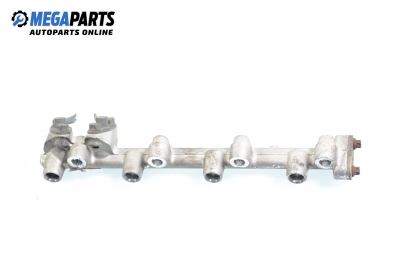 Fuel rail for Mitsubishi Space Wagon 2.4 GDI, 150 hp, 1999