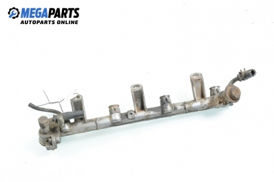 Fuel rail for Kia Sportage I (JA) 2.0 16V 4WD, 128 hp, 5 doors, 1995