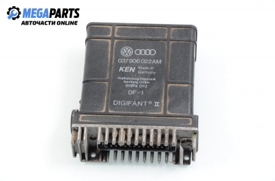 ECU pentru Volkswagen Passat 1.8, 107 cp, combi, 1990 № 037 906 022 AM