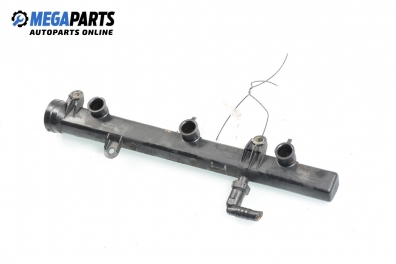 Fuel rail for Citroen C5 3.0 V6, 207 hp, station wagon automatic, 2002