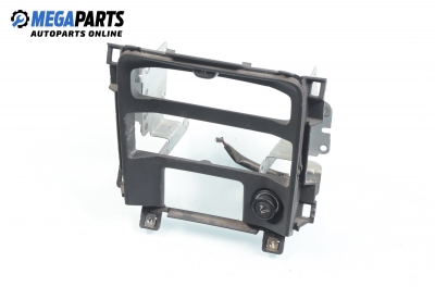 Central console for Nissan Primera (P12) 1.8, 115 hp, hatchback, 2003