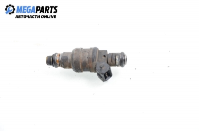 Gasoline fuel injector for Opel Frontera A 2.0, 115 hp, 1993