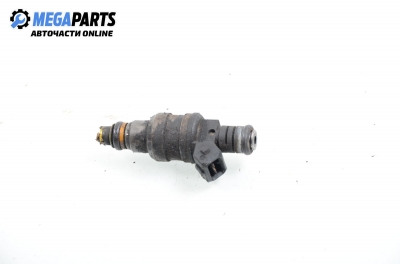 Gasoline fuel injector for Opel Frontera A 2.0, 115 hp, 1993