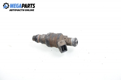 Gasoline fuel injector for Opel Frontera A 2.0, 115 hp, 1993