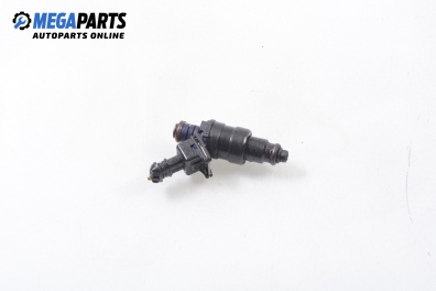 Gasoline fuel injector for Renault Megane 1.6, 90 hp, sedan, 1997