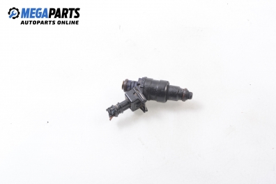 Gasoline fuel injector for Renault Megane 1.6, 90 hp, sedan, 1997