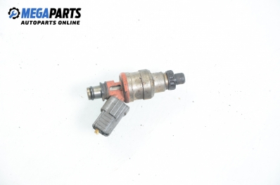 Gasoline fuel injector for Mazda 323 (BG) 1.6 16V, 88 hp, hatchback, 5 doors, 1992