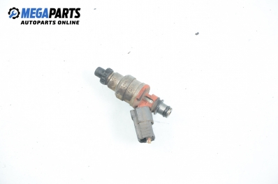 Gasoline fuel injector for Mazda 323 (BG) 1.6 16V, 88 hp, hatchback, 5 doors, 1992