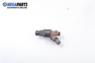 Gasoline fuel injector for Kia Sportage I (JA) 2.0 4WD, 118 hp, 5 doors, 2001