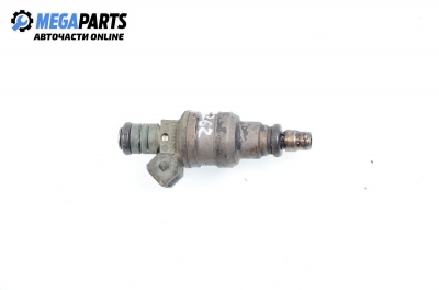 Gasoline fuel injector for Volkswagen Passat (B3) 1.8, 107 hp, sedan, 1988