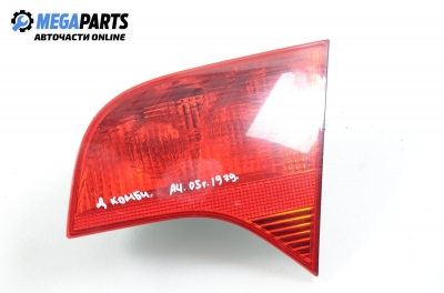 Innere bremsleuchte für Audi A4 (B7) 2.0 16V TDI, 140 hp, combi, 2005, position: rechts