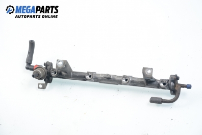 Fuel rail for Ford Mondeo Mk II 2.0, 131 hp, station wagon, 1999
